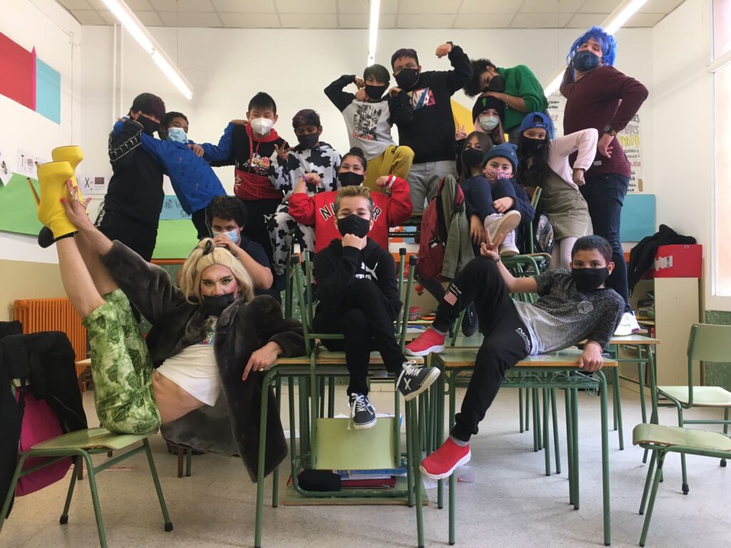 El mes de març desplega ‘Zones de contacte’ en quatre centres educatius del barri - Graner
