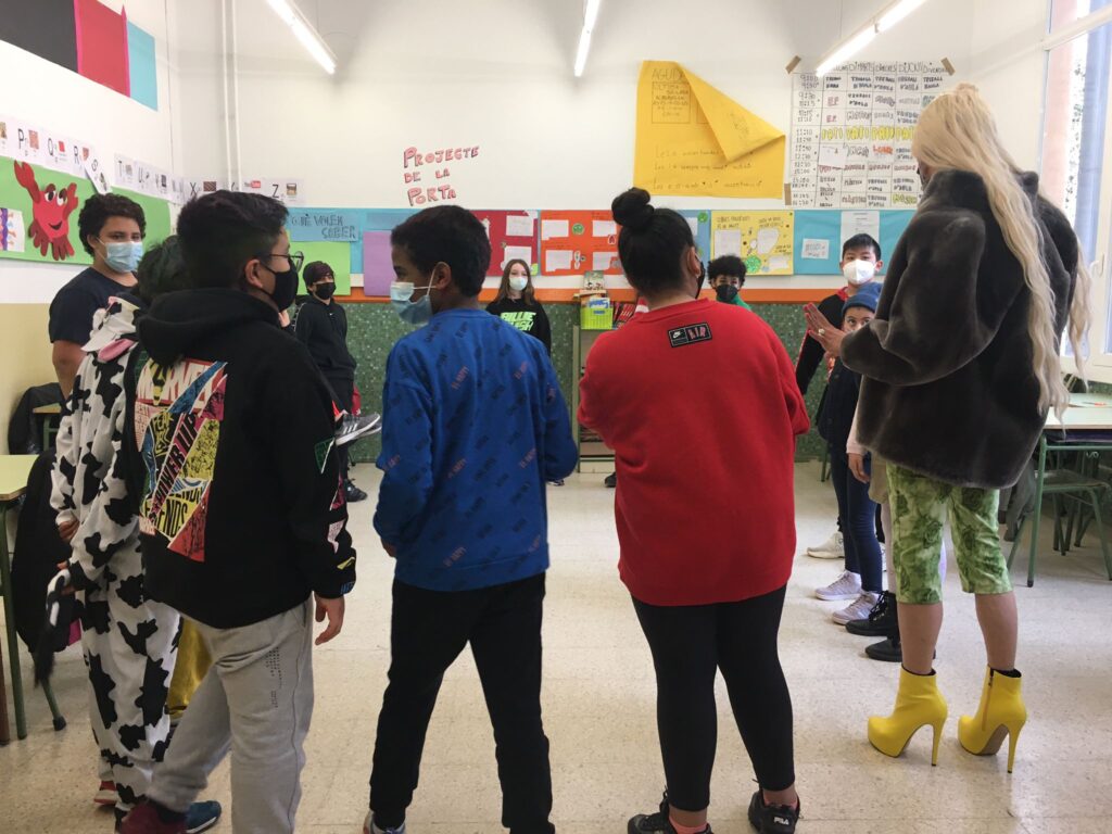 El mes de març desplega ‘Zones de contacte’ en quatre centres educatius del barri - Graner