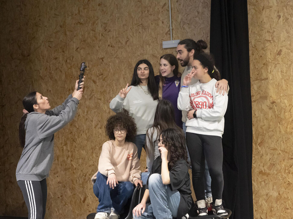 Recta final de la cia. Aina Lanas a l’Institut Escola Antaviana – EN RESiDÈNCiA curs 24-25