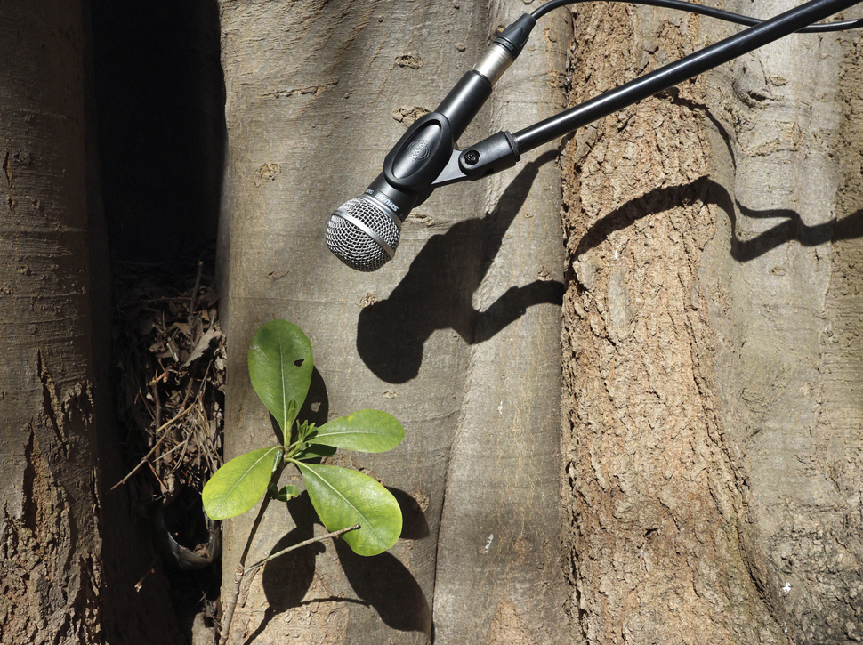 Arquitectures de l’escolta: el so com a material de pràctica artística